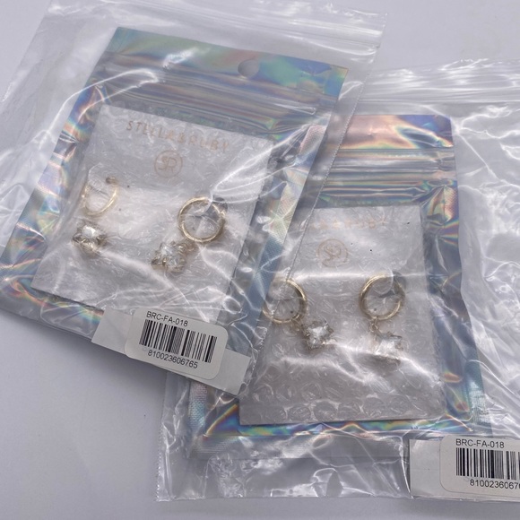 NWT Stella & Ruby Clear Square Crystal Drop Huggie Earrings - Picture 10 of 11